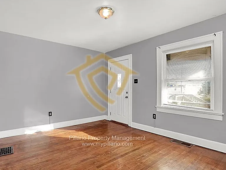 44 S Ewing St — Photo 7