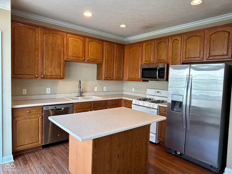 8645 Meridian Square Dr — Photo 13
