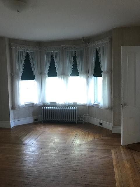 2nd image of 46 Toppans Ln