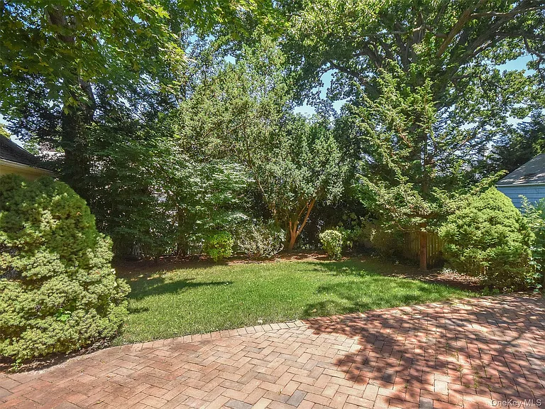121 Hillcrest Ave — Photo 35