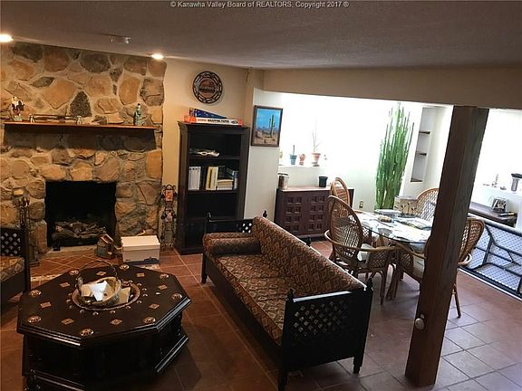 5th image of 1001 Vista Dr