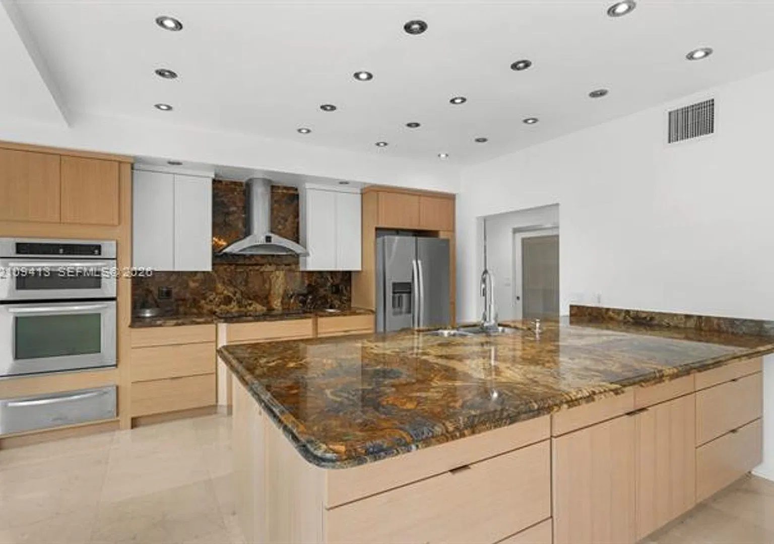 3226 NE 168th St # 3226, North Miami Beach, FL 33160 — Photo 1