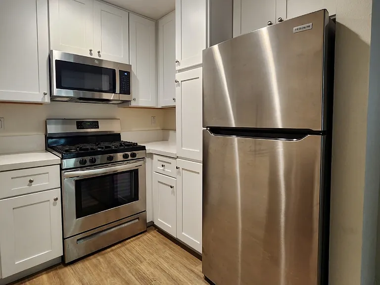 1541 S Bundy Dr #102 — Photo 7