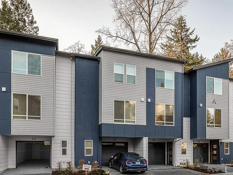 13117 3rd Ave SE #B5 — Photo 1