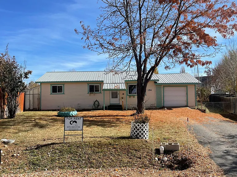 154 S Los Pinos Dr — Photo 1