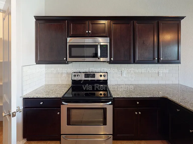 2702 W Kilimanjaro Way — Photo 2