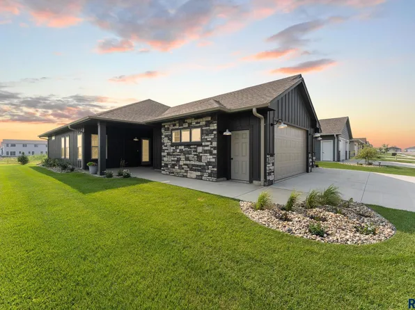 6200 S Flat Creek Ave, Sioux Falls, SD 57108