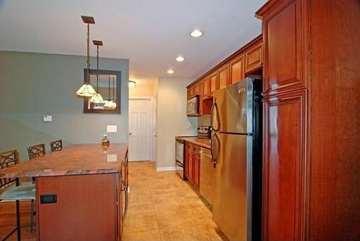 4th image of 409 Lathrop Ave APT 1E