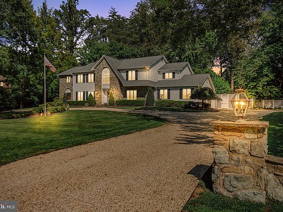 5th image of 1307 Daviswood Dr