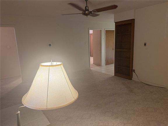 3rd image of 903 W Avenue I