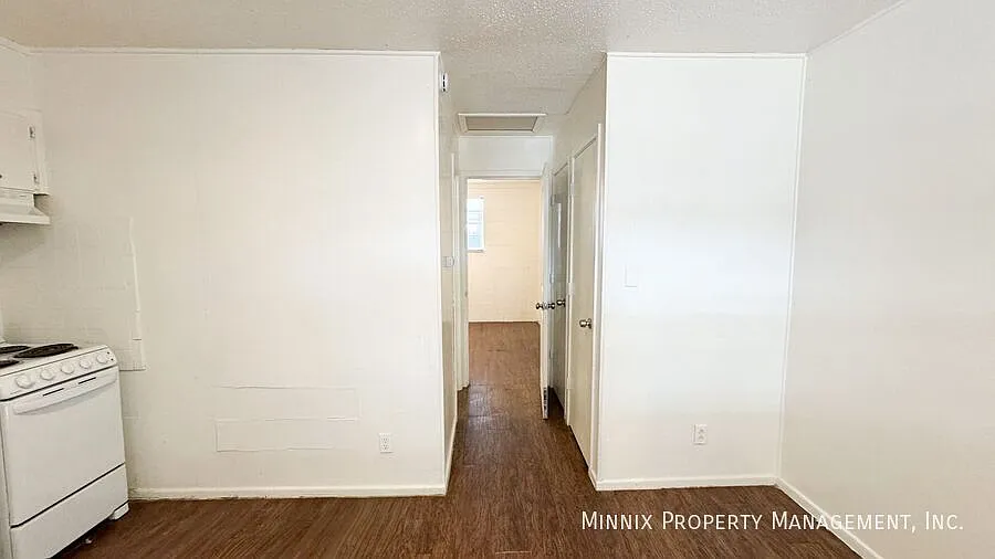 Chaparral Apartments — Photo 2