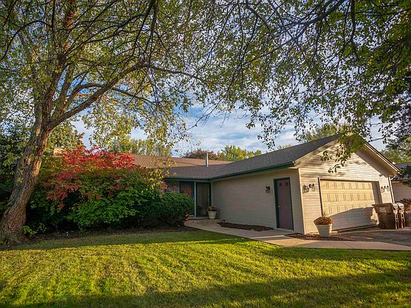 4th image of 7363 Montmorency Dr