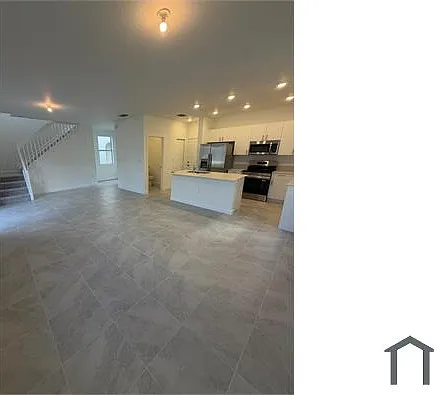 2740 SE 24th Ct #2740 — Photo 1