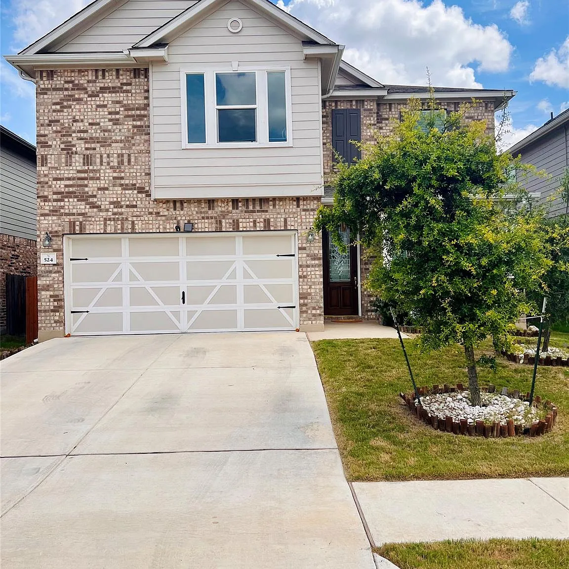 5 bed, 2.5 bath, 3103 sqft, $2,800 — Photo 1