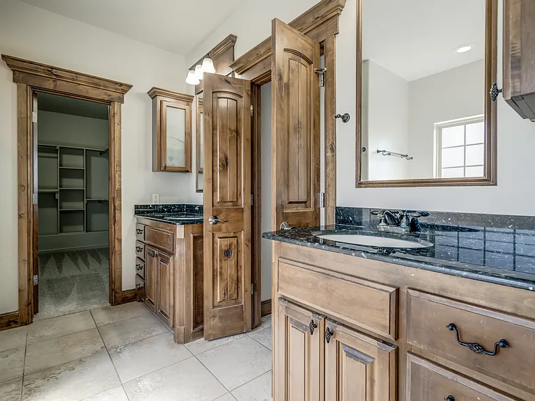 22525 Lindy Ter — Photo 52