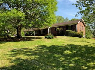 1060 Deer Trail Rd, King, NC 27021
