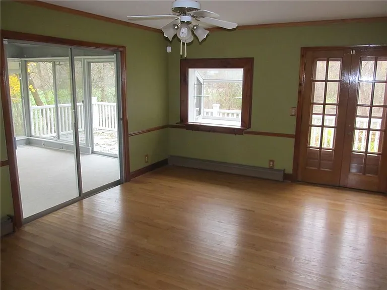 Dining Rm - Oak floor - Garden window
