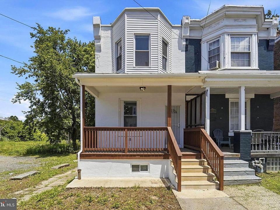 1st image of 1131 Parker St