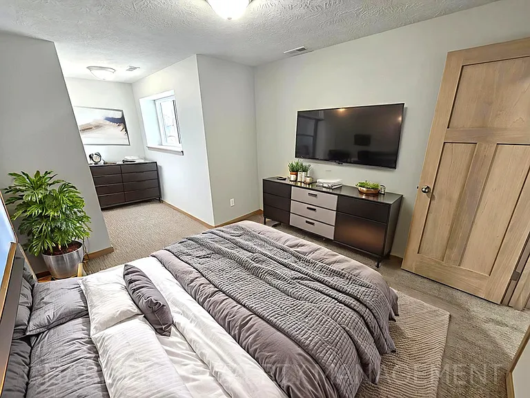 Tunis Drive Townhomes — Photo 41