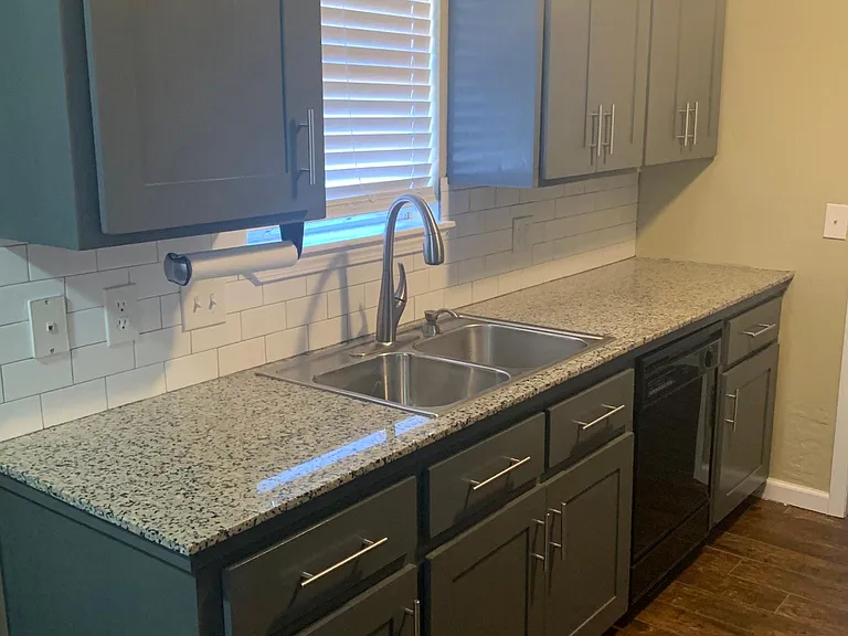 620 Smalley Dr — Photo 6