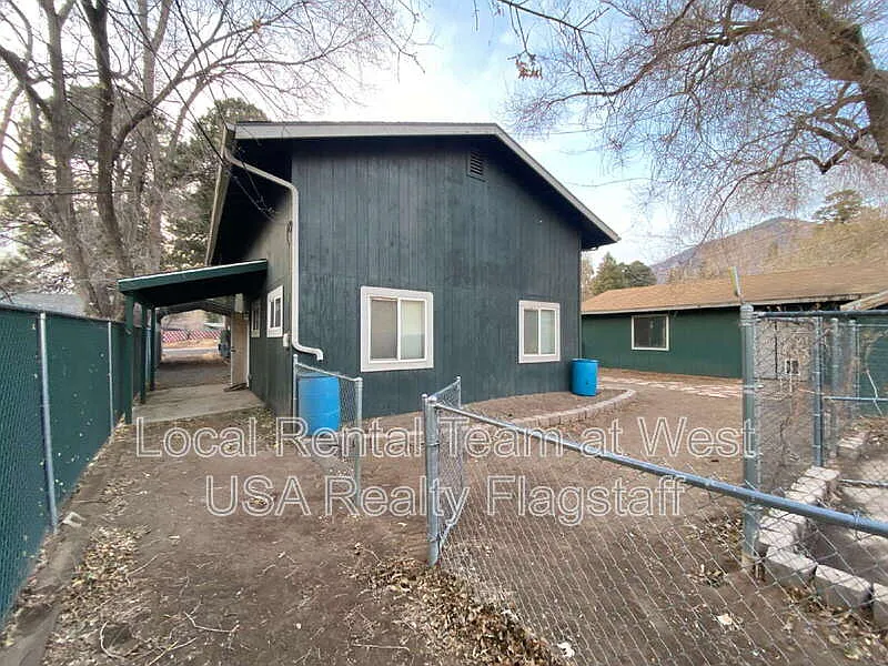 3018 N Loma Vista Dr