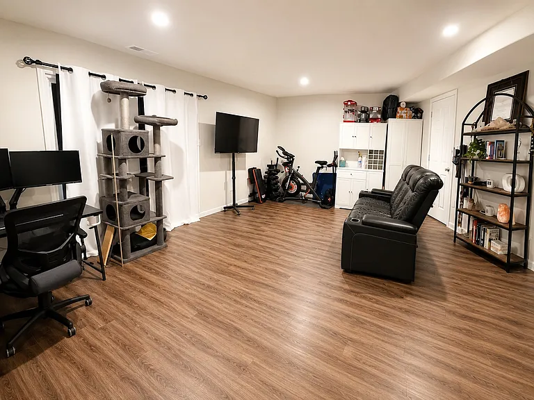 4040 Crown Dr #1 — Photo 9