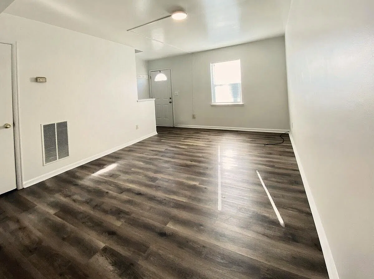 2 bed, 1.0 bath, 864 sqft, $1,199 — Photo 2