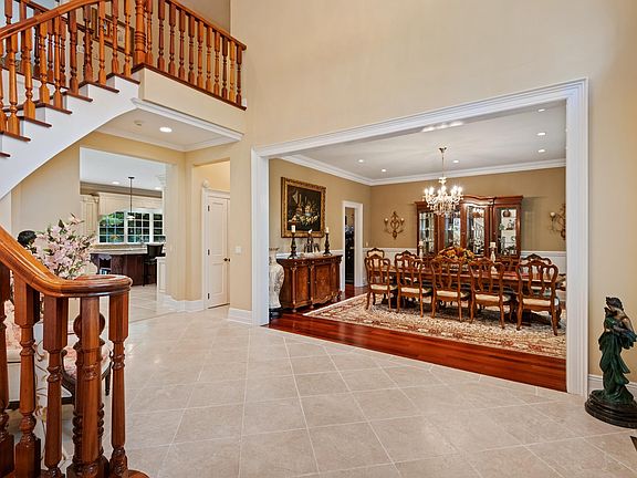 5th image of 8 Pheasant Hill Ln