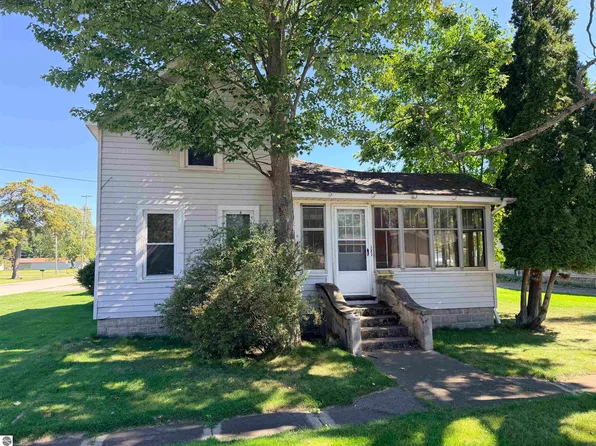 520 Tawas St, East Tawas, MI 48730