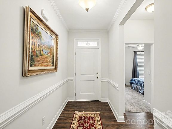 3rd image of 3731 Antrim Pl