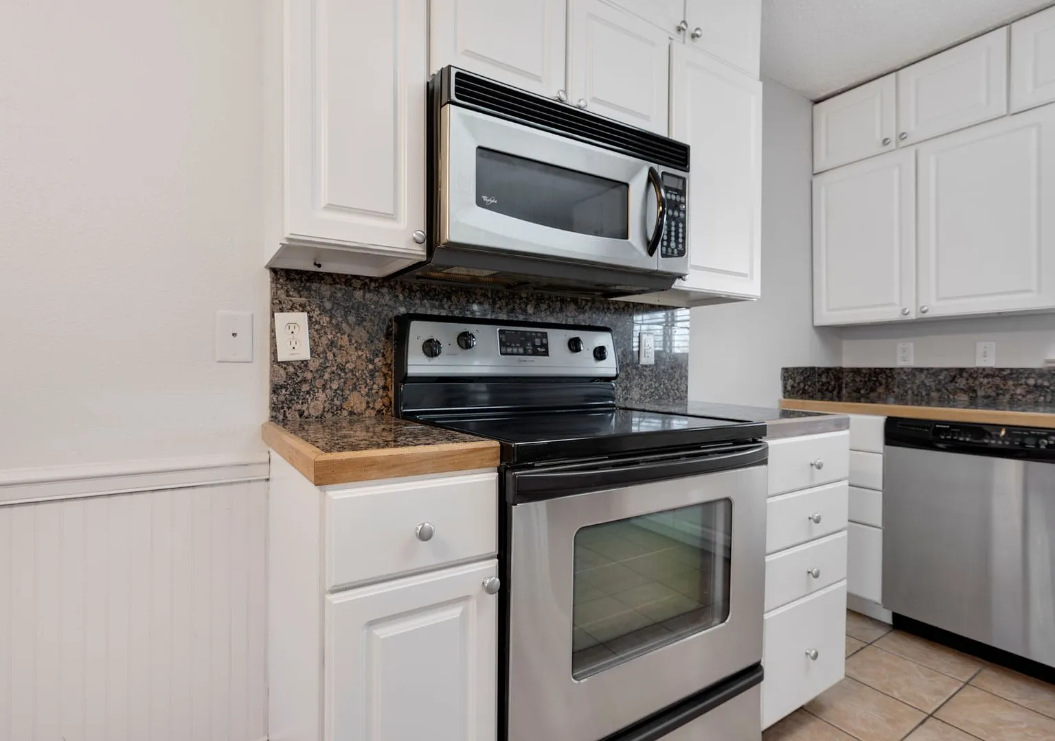 1207 W Wall Street — Photo 3