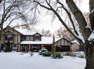 101 Ranchview Ln S, Wayzata, MN 55391