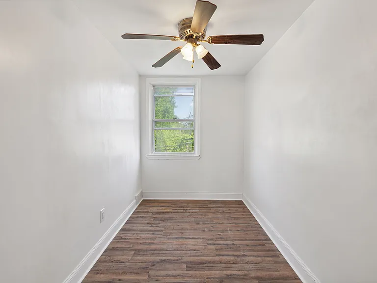 214 Westbridge Rd — Photo 20
