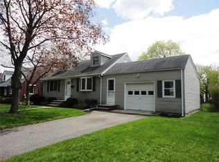 15 Herman Dr, Spotswood, NJ 08884