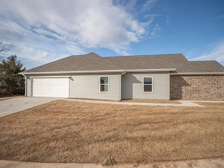 19 W Chikasaw Rd — Photo 2