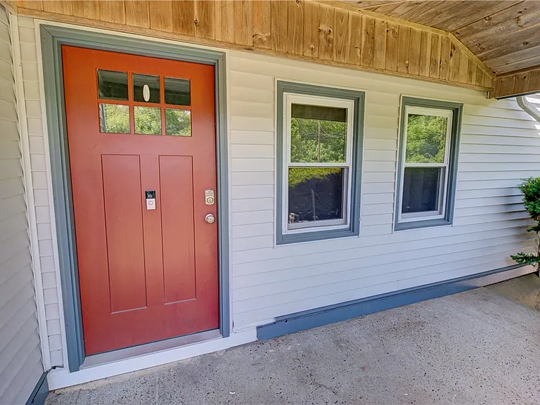 535 Ten Rod Rd #B — Photo 6