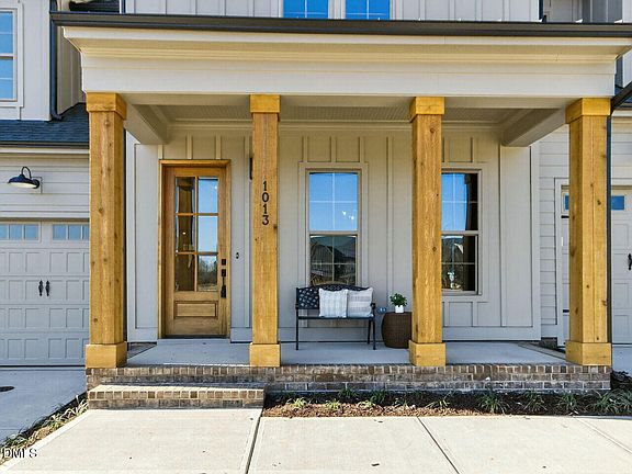 3rd image of 1013 Coldspring Cir