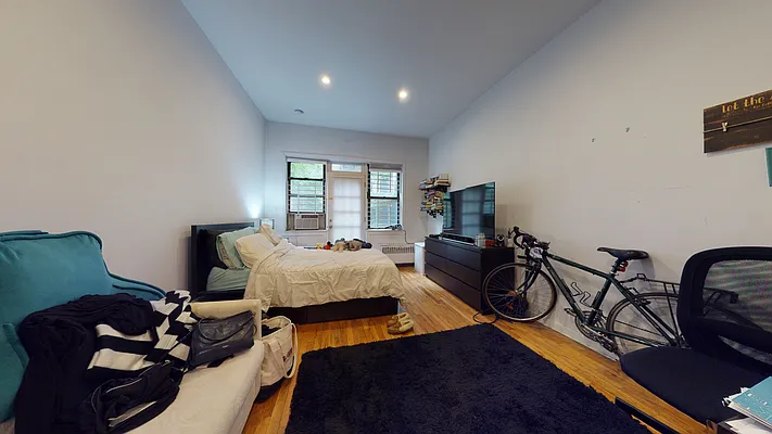 Rented by Bond New York | media 9