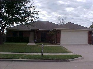 2747 Garden Grove Rd, Grand Prairie, TX 75052