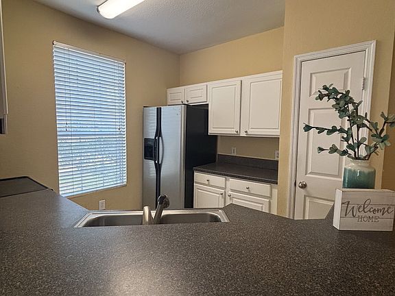 4th image of 13703 Richmond Park Dr N APT 1905