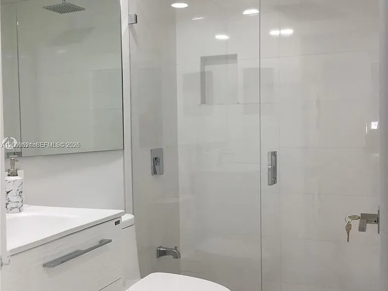 1408 Brickell Bay Dr #1002 — Photo 9