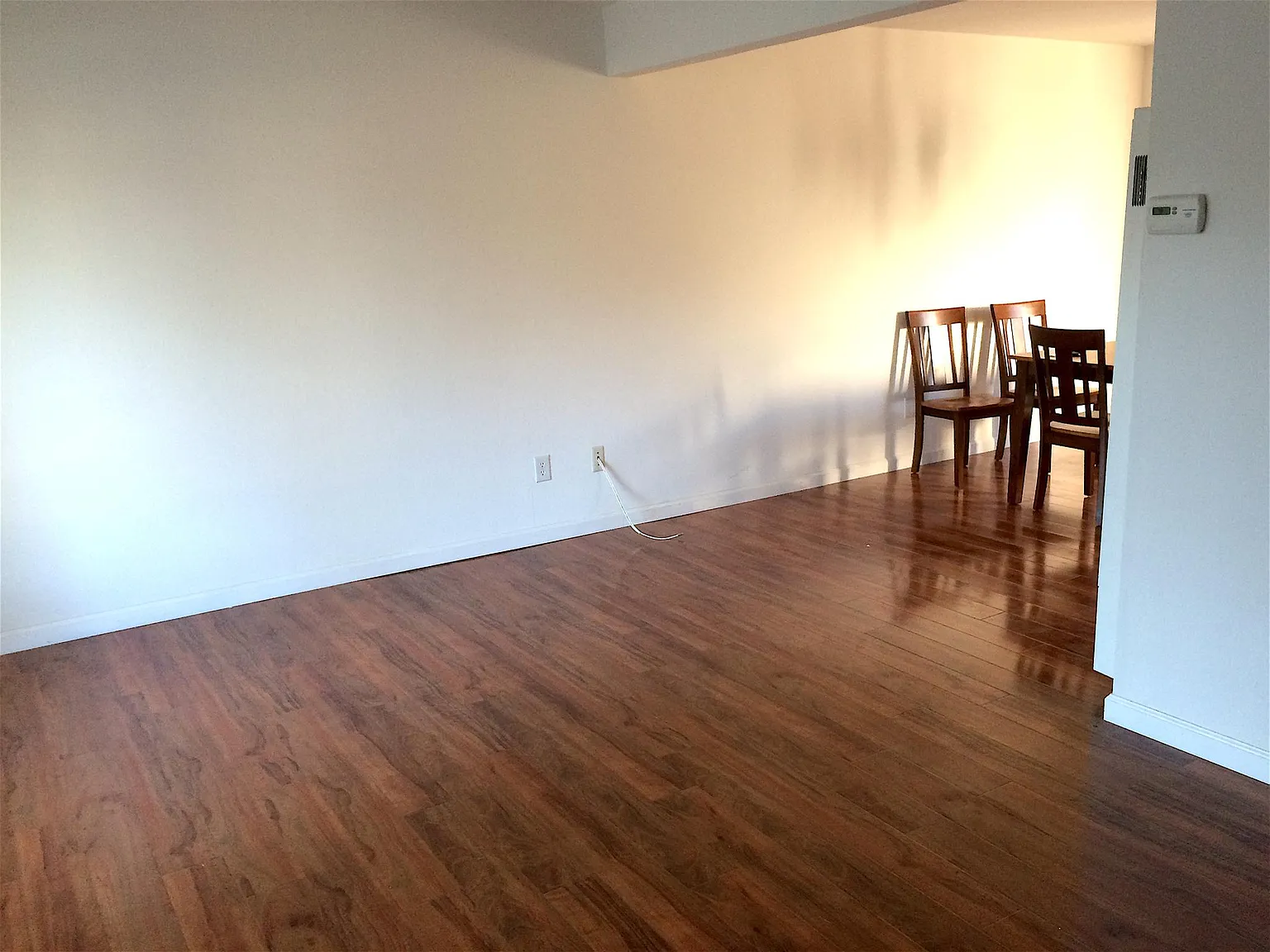 3 bed, 2.5 bath, 1400 sqft, $4,000 — Photo 4
