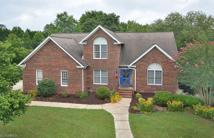 1st image of 862 N Marye Dr