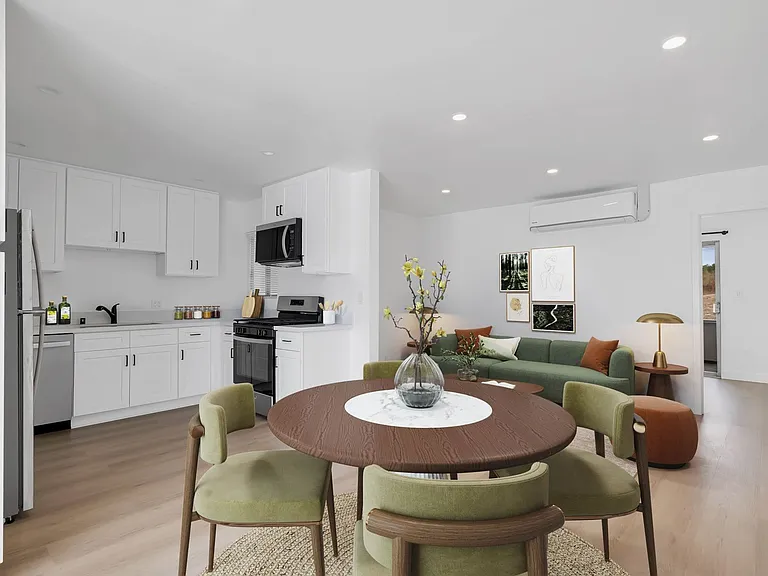 Green Hill Apartments — Photo 30