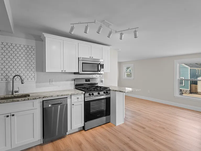 17 Hancox Street, Stonington, CT — Photo 14