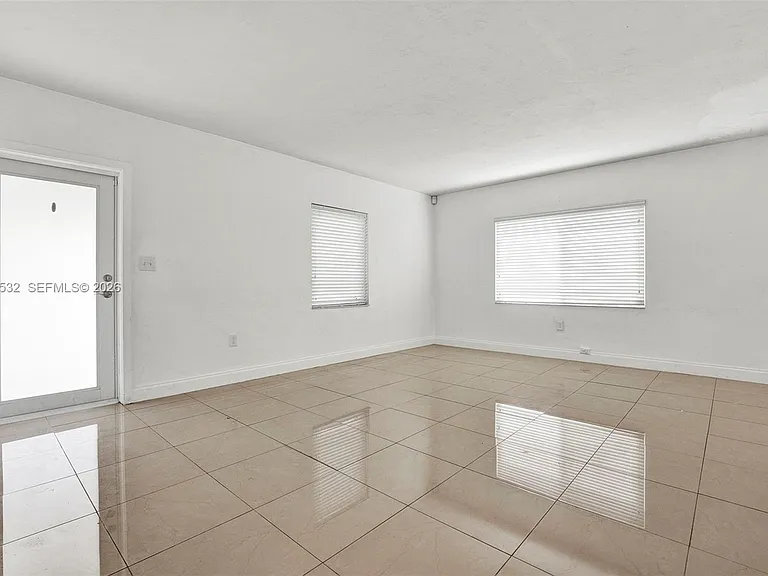 437 Swan Ave — Photo 24