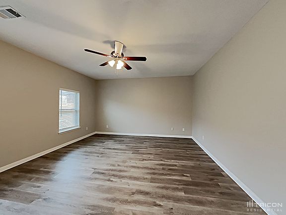 4th image of 5300 Persimmon Dr