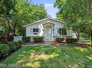 5096 Walker Dr, Brighton, MI 48114