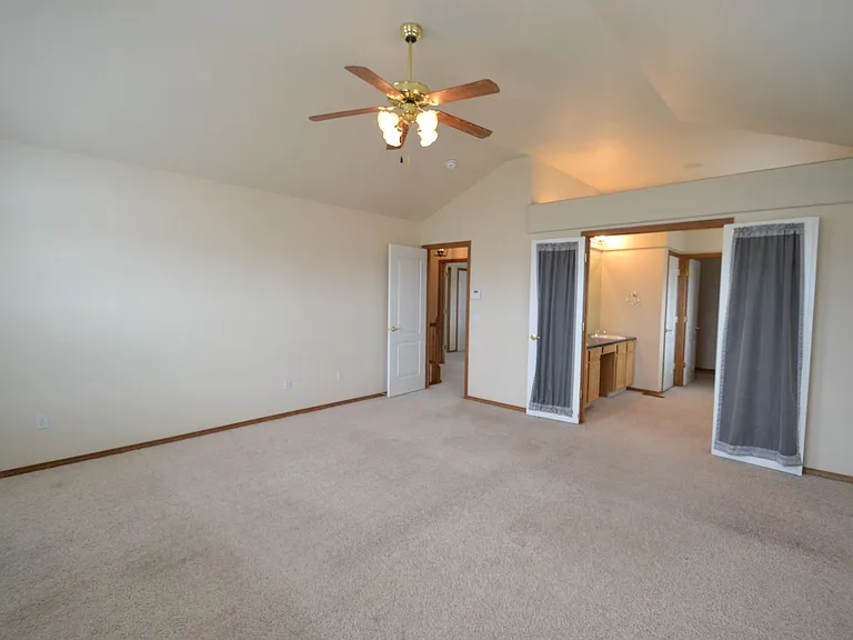 7492 Amberly Dr — Photo 21