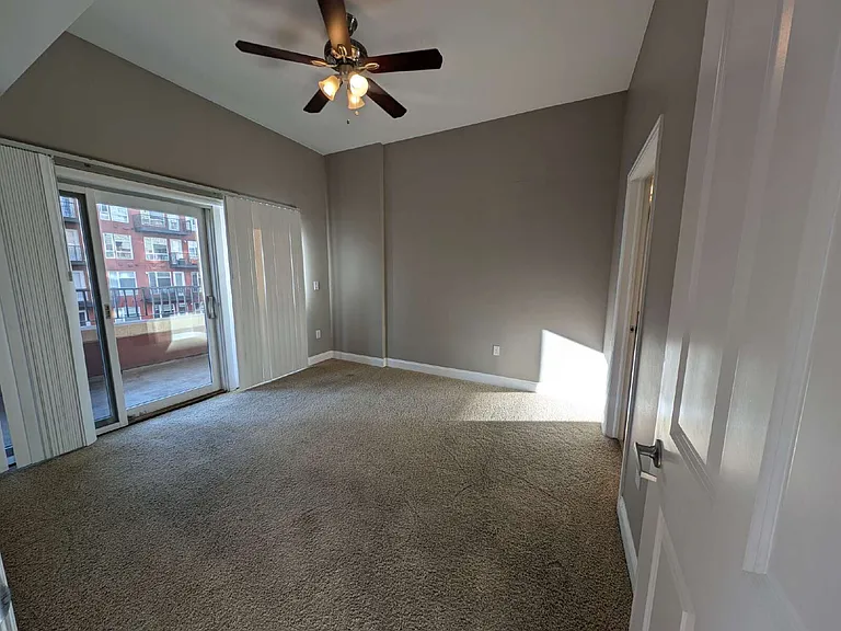 1950 N Logan St #914 — Photo 10